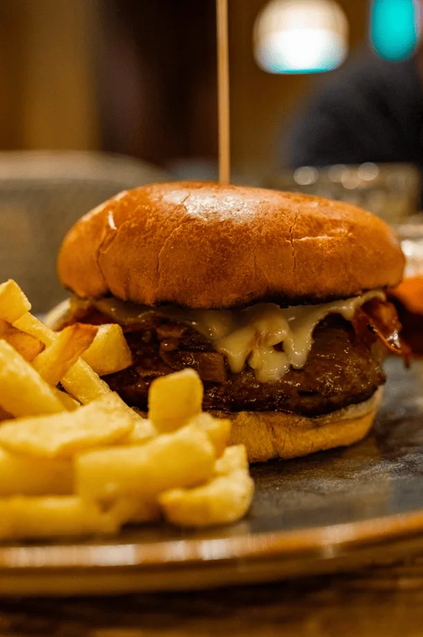 Burger Moulin Rouge