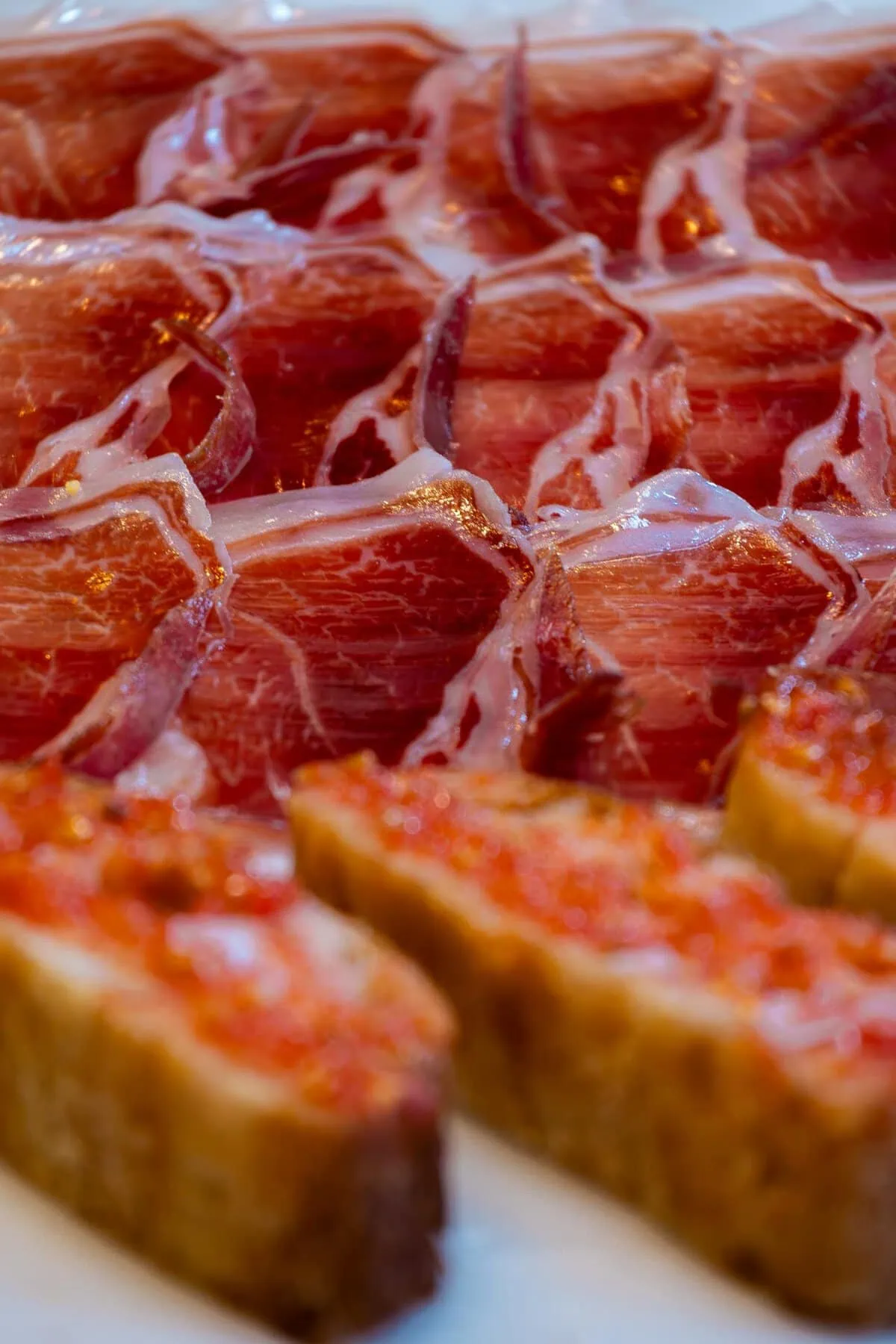 Ham platter, Iberian shoulder ham with Argentona coca bread